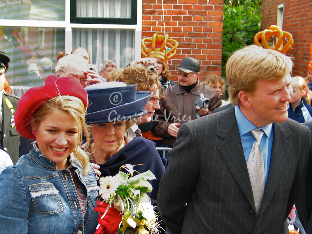koningin Beatrix, Maxima en PWA op bezoek in Warffum 